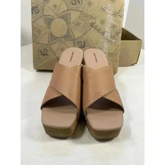 New In Box Free People Mallory Criss Cross Clog Size 9.5 Vachetta Color - Picture 4 of 7